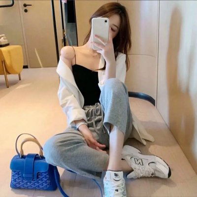在拥挤的房间拥抱